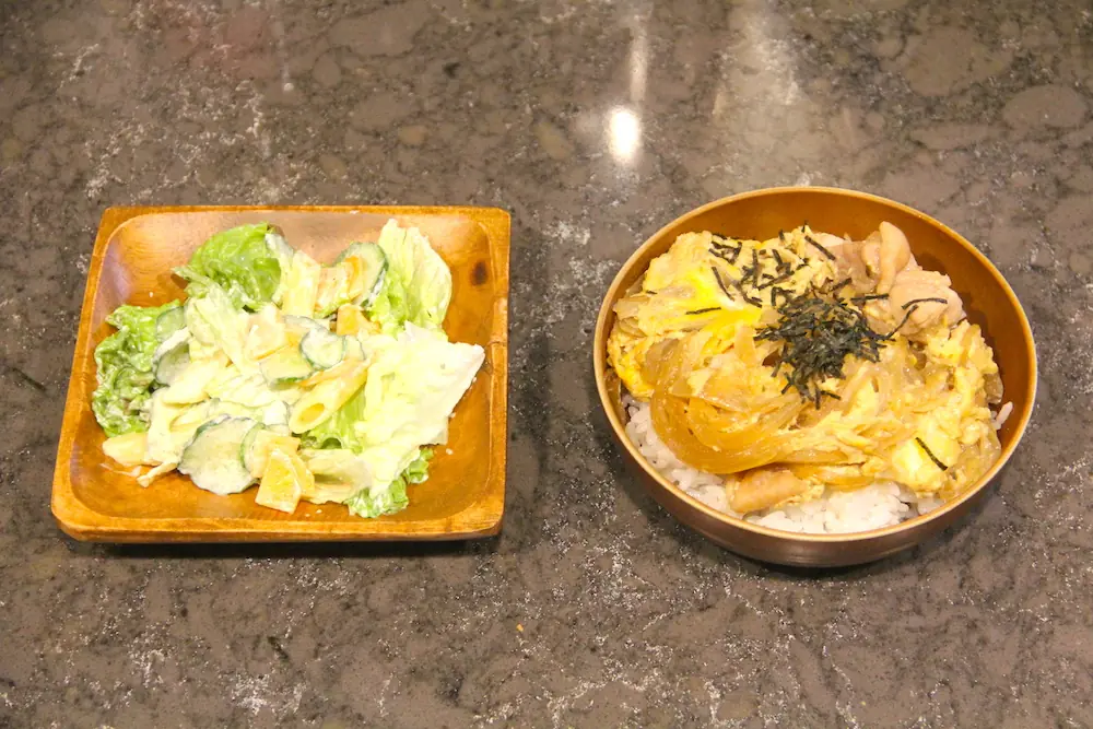 ヨシケイのプチママのメニュー：とろとろたまご丼